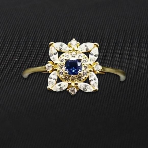 Elegant Gold Sapphire Flower Ring Cubic Zirconia Size 8 - Picture 8 of 9